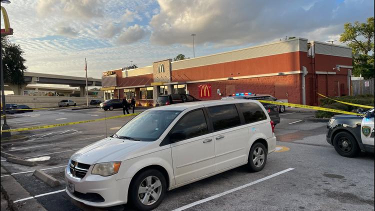 2 shot at fast food restaurant along Northwest Freeway, police say